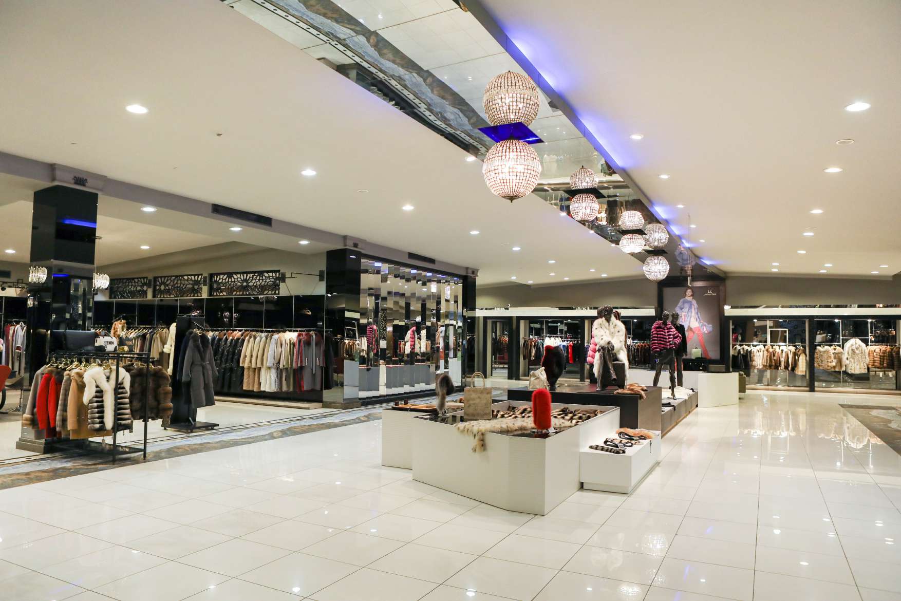 LC Leather Club showroom, avizeli salon